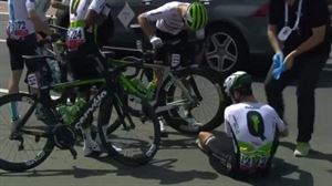 Cavendish abandona por una caída en la zona neutralizada 