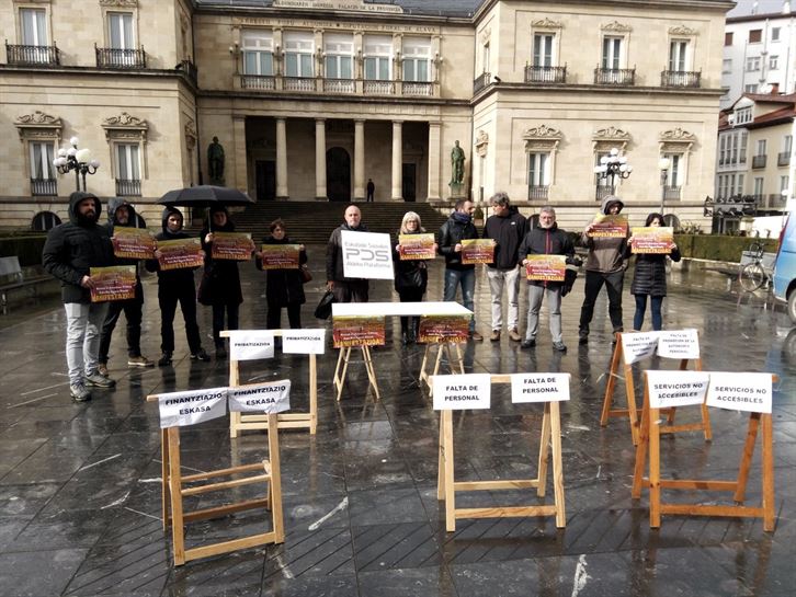 Concentración de la plataforma por los derechos sociales ante DFA, 21.02.2018