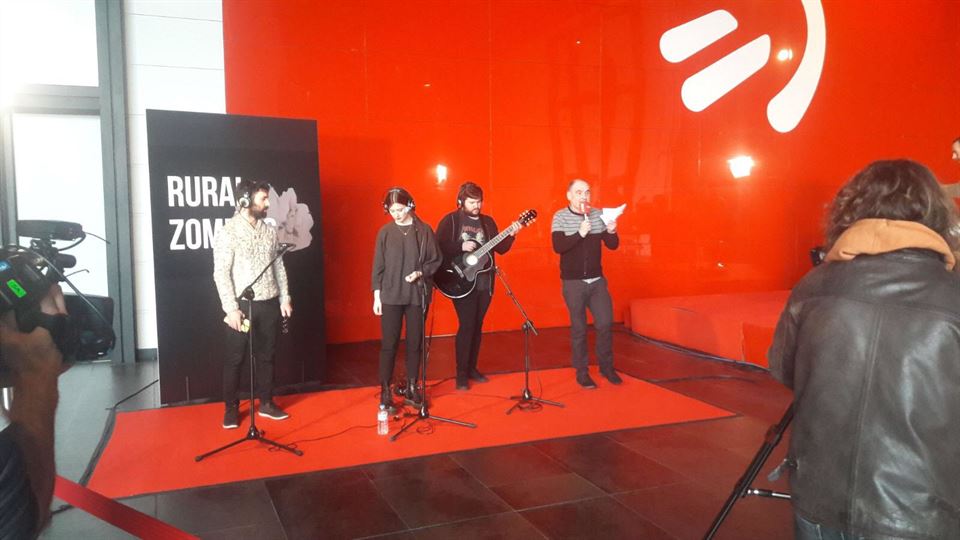 Rural Zombies taldea, zuzenean