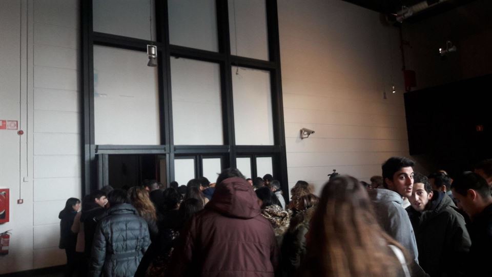 Filmera sartzeko iladak