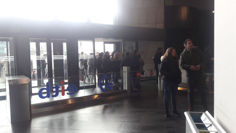 Filmera sartzeko iladak