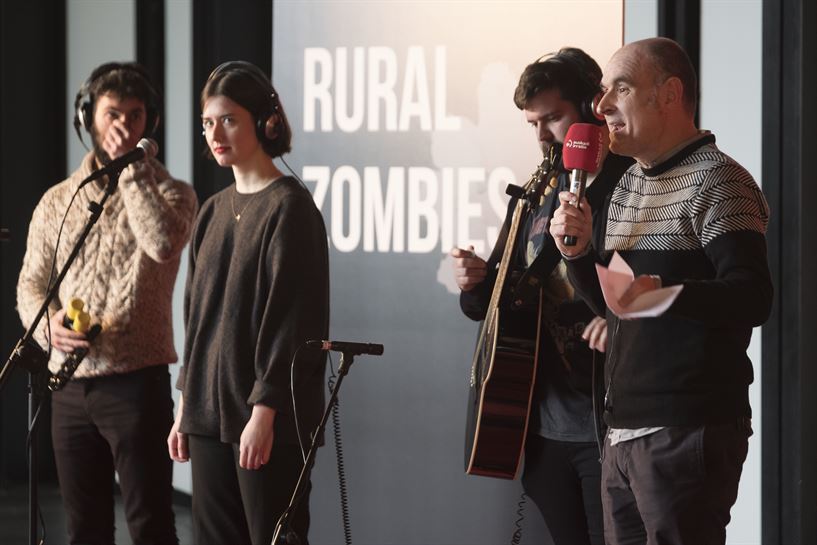 Rural Zombies taldea, zuzenean