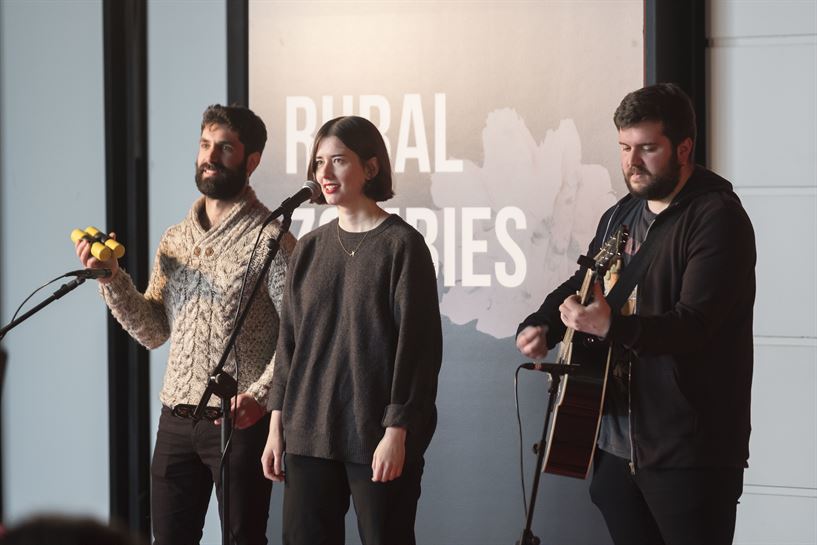 Rural Zombies taldea, zuzenean