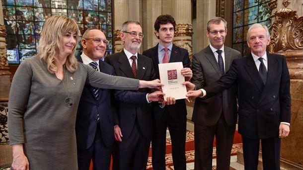 Los representantes institucionales vascos han apoyado a Eusko Ikaskuntza. Foto: Efe. 