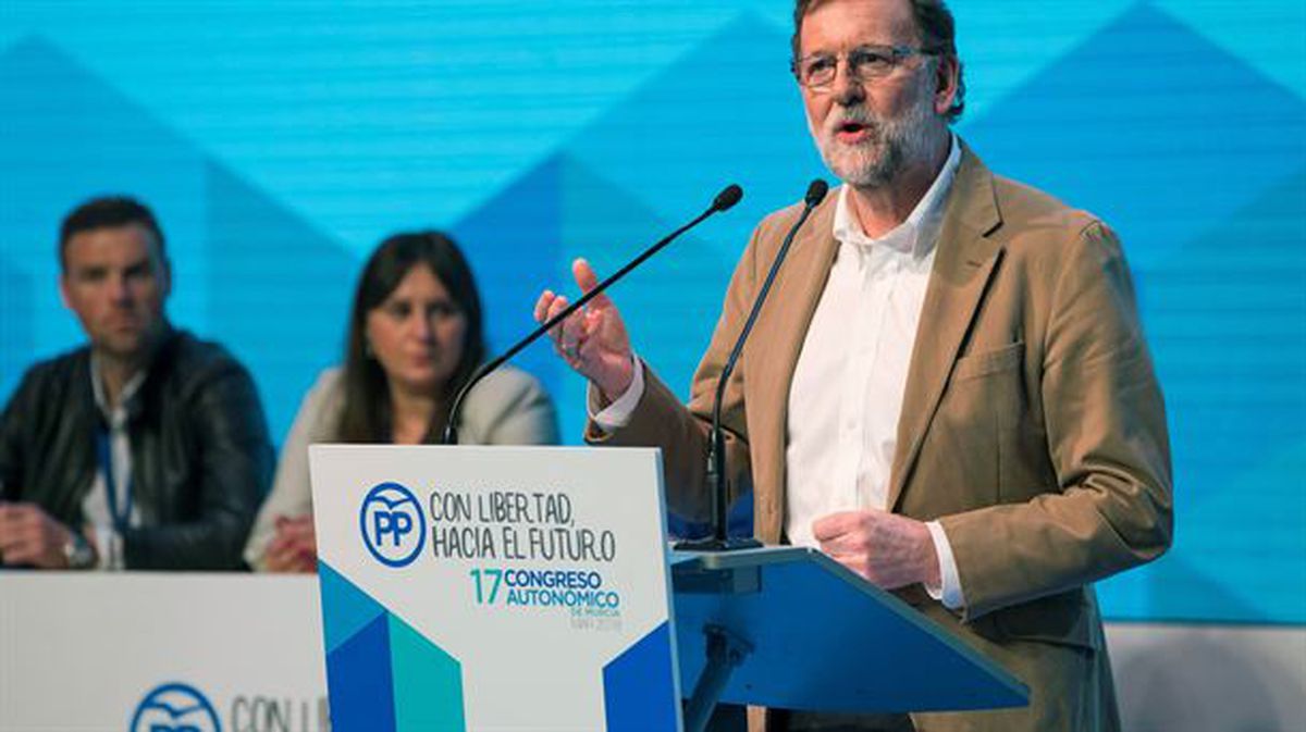 Rajoy en el congreso de Murcia, este domingo. Foto: EFE