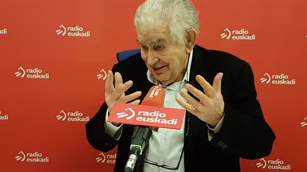 Antonio Gamoneda, premio Cervantes y "poeta en mayo" en Vitoria-Gasteiz