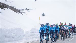 Tropela Creueta mendatean. EFE