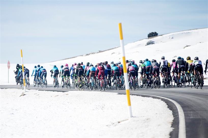 Tropela Creueta mendatean. EFE