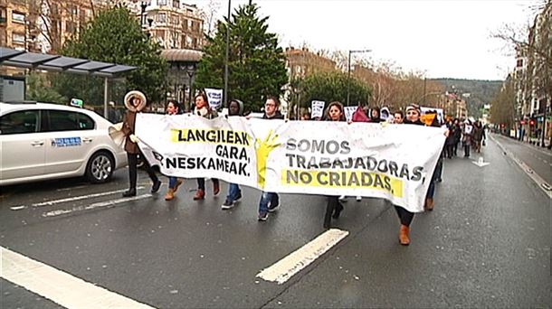 Marcha de las empleadas del hogar en Donostia, el 25 de marzo de 2018.