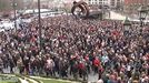 Los pensionistas salen a la calle en masa en Bilbao un lunes más