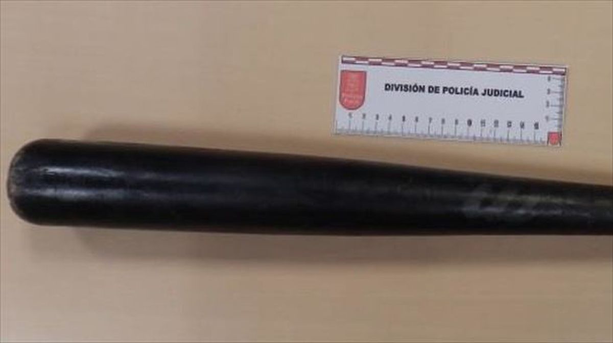 El bate utilizado en la agresión. Foto: Policía Foral