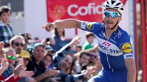 Julian Alaphilippe, ganador de la 1ª etapa. Foto: EFE