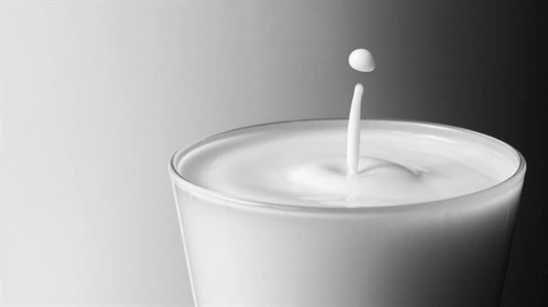 Cómo evitar riesgos alimentarios: leche cruda, anisakis y toxoinfecciones
