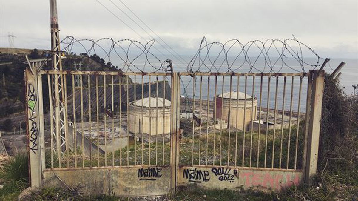 Vista de la central nuclear de Lemoiz