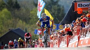 Alaphilippe nagusitu da Fleche Wallone klasikoan, Valverderen aurretik