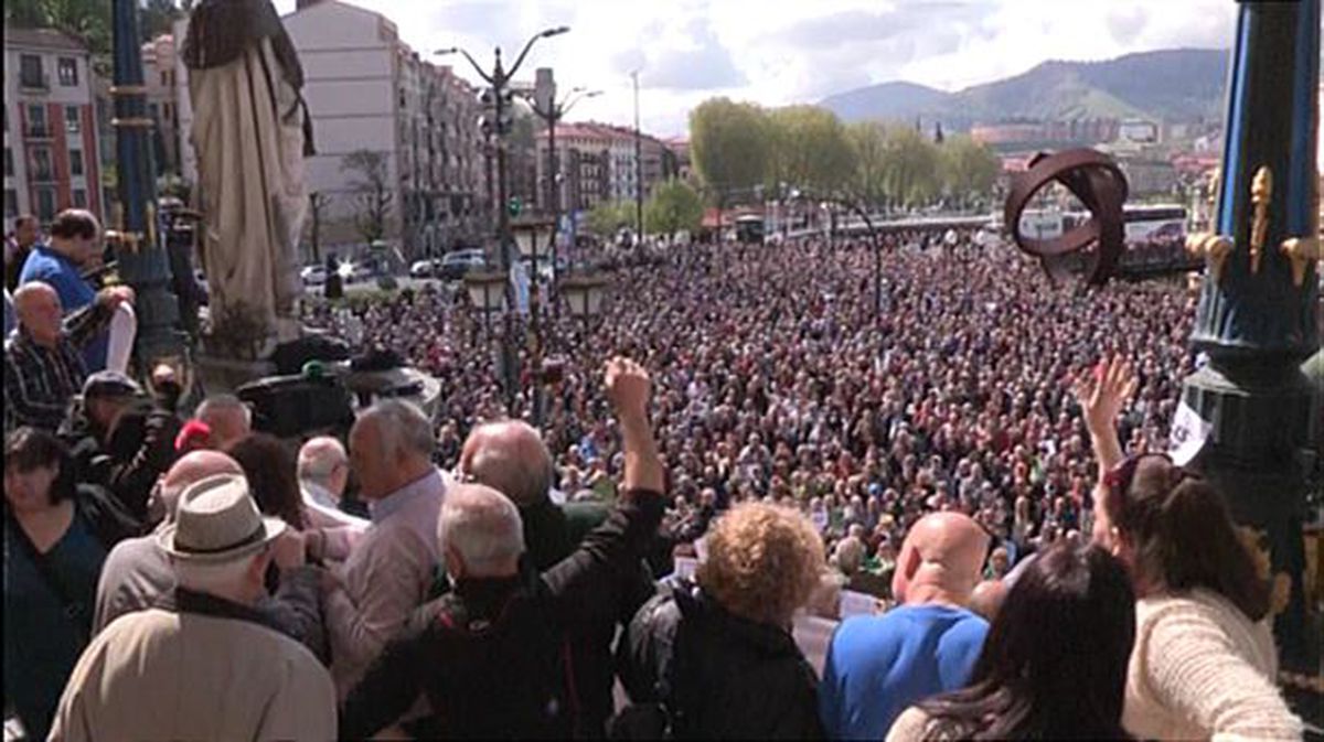 Imagen de archivo de una movilización multitudinaria en Bilbao. Foto: EFE