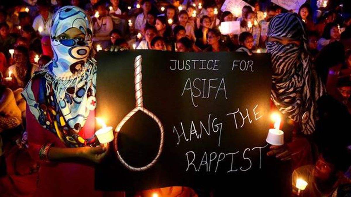 Protesta en India contra las violaciones que sufren miles de mujeres cada día. Foto: EFE