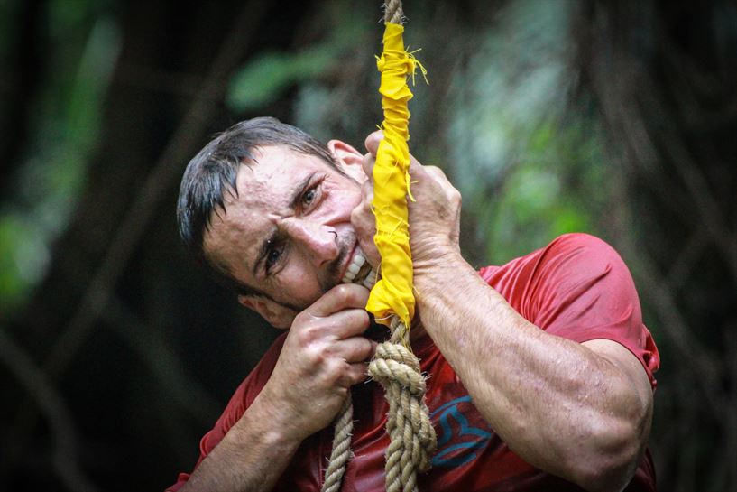 Los concursantes luchan, literalmente, con uñas y dientes para ganar el juego de inmunidad