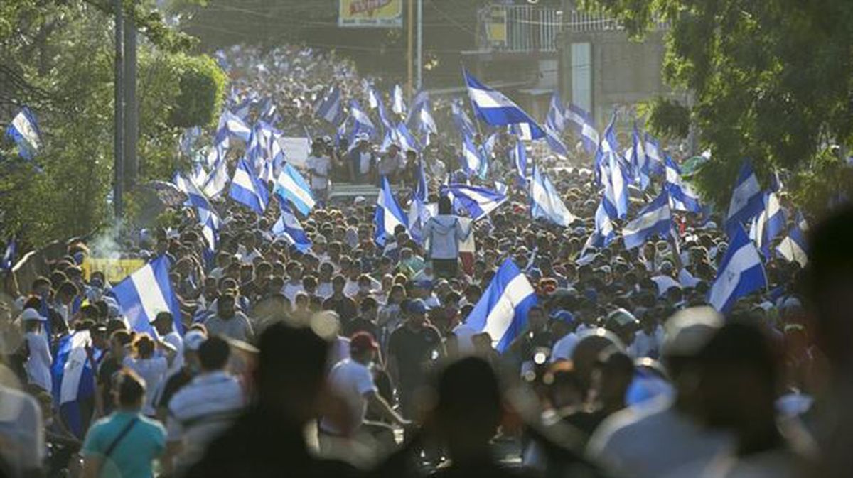 Milaka pertsonak Ortegaren dimisioa eskatu dute Nikaraguan