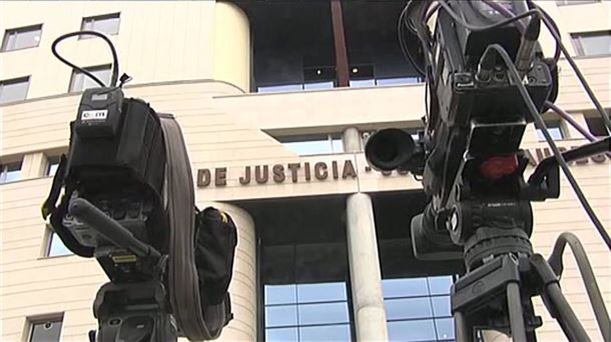 Iruñeko Justizia jauregia, 'La Manada'ren kontrako epaiketan. Argazkia: ETB