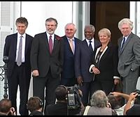 Gerry Adams eta Jonathan Powell, ETAren amaieraren aste erabakigarrian