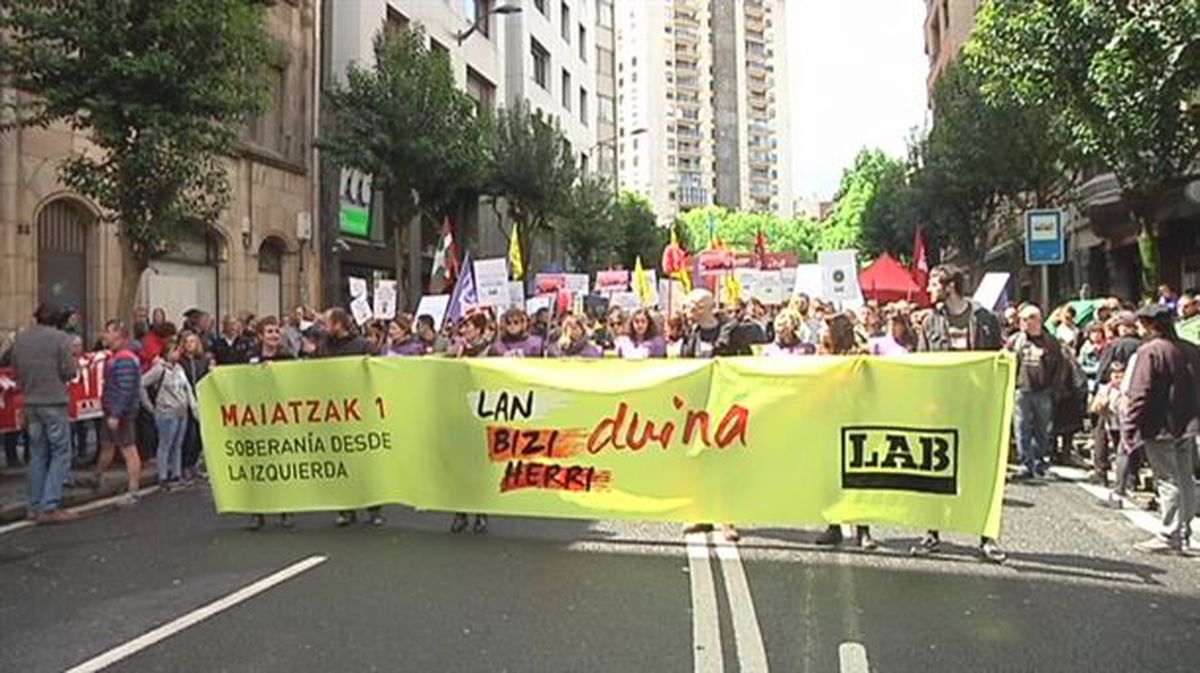 LAB se manifiesta en 25 localidades de toda Euskal Herria