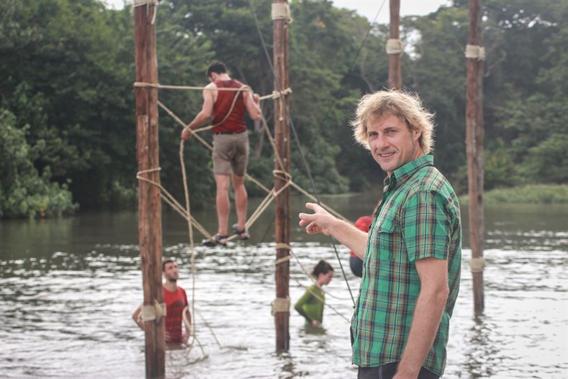 ¡Parece que Julian no sufre tanto como los concursantes!