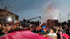 Jendez gainezka aurkezpenean