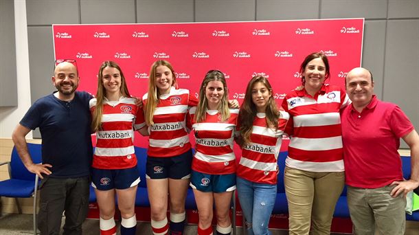 Jugadoras de rugby femenino en Radio Euskadi