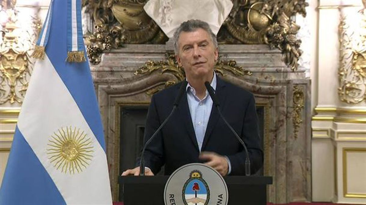 Fotograma del vídeo en el que Macri anuncia contactos con el FMI / EFE.