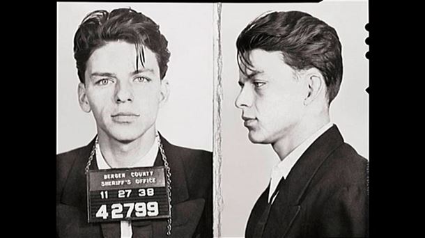 Foto policial de Frank Sinatra al ser detenido en el 1938