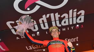 Matej Mohoric, podiumean 10. etapa irabazita. Argazkia: Efe