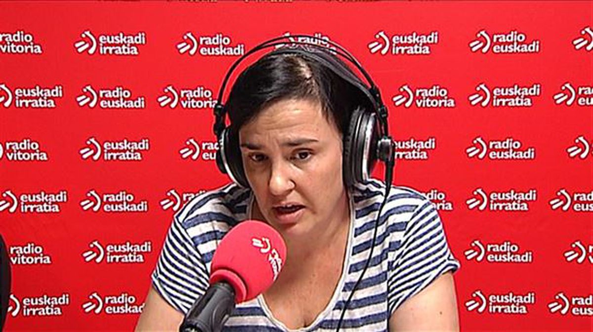Cristina Makazaga, hoy, en los estudios de Radio Euskadi. Foto: EiTB. 