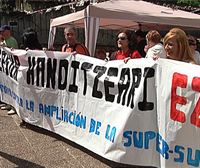 'Supersur Ez' plataformak protesta egin du luzapenaren aurka