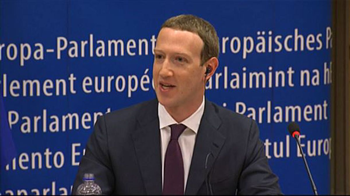 Mark Zuckerberg en el Parlamento Europeo. Foto: EFE