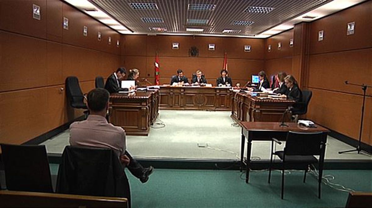 Imagen de archivo del acusado durante el juicio celebrado en Vitoria-Gasteiz. Foto: EiTB