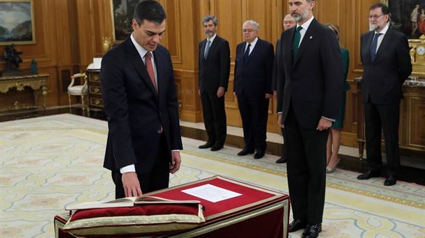 Pedro Sánchez, prometiendo el cargo en 2018 tras la moción de censura a Rajoy. Foto: EFE