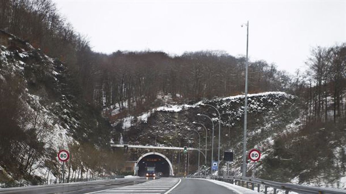 Túnel de Belate en la N-121. Foto de archivo de Juan Lameirinhas.