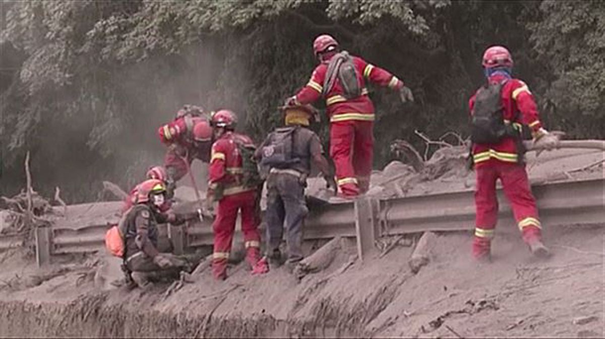 La erupción del Volcán de Fuego en Guatemala deja al menos 70 muertos