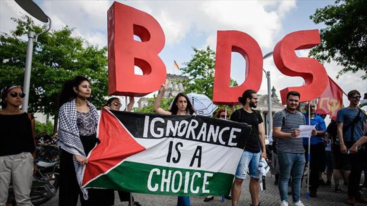Israelen boikotaren aldeko elkarretaratzea, Berlinen, Netanyahuren bisita dela eta.