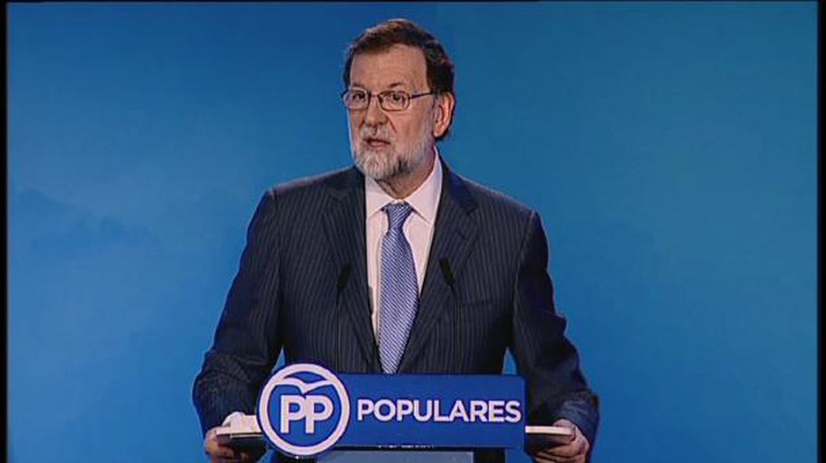 Mariano Rajoy eta Maria Dolores de Cospedal, gaurko bileran. EFE