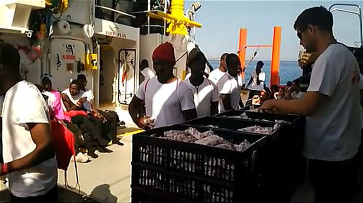 De los 629 refugiados del buque 'Aquarius', 123 son menores de edad