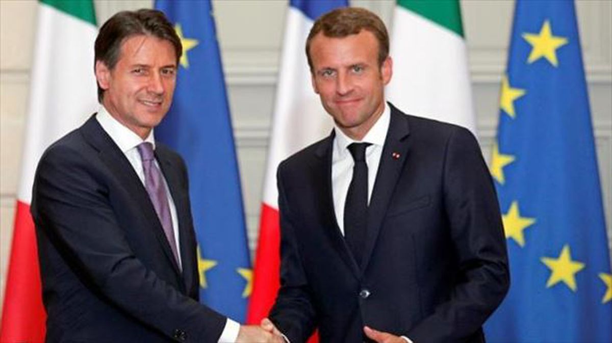 El presidente francés, Emmanuel Macron, y el primer ministro italiano, Giuseppe Conte. Foto: EFE