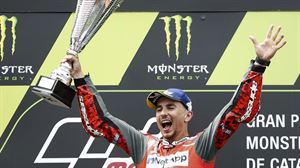 Lorenzo arrasa en Montmeló y logra su segunda victoria consecutiva