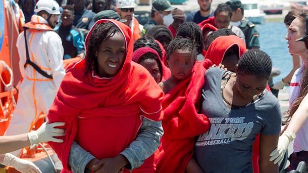 Salvamento Marítimo ha rescatado a 1.290 personas migrantes el fin de semana. Foto: EFE