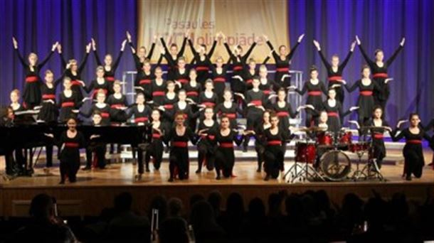 La Escolanía Samaniego de Vitoria-Gasteiz cumple 50 años en la música coral