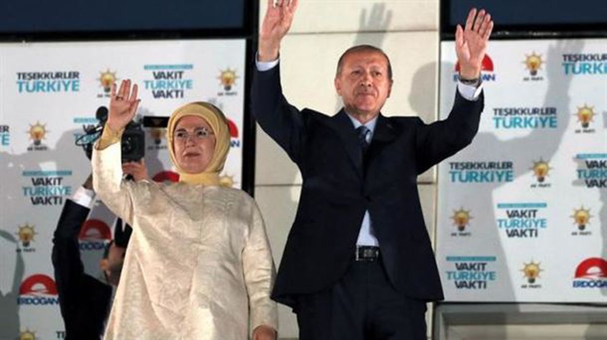 El jefe de Estado de Turquía, Recep Tayyip Erdogan, tras la victoria. Foto: EFE. 