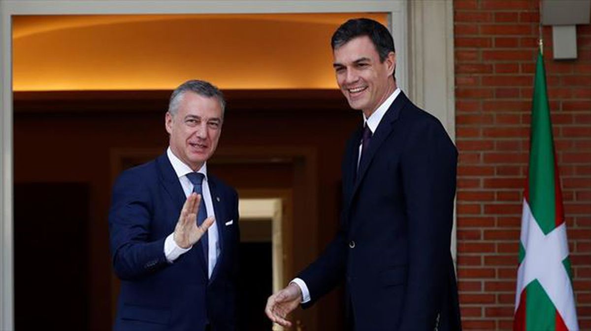 El lehendakari, Iñigo Urkullu, y el presidente del Gobierno español, Pedro Sánchez. EFE