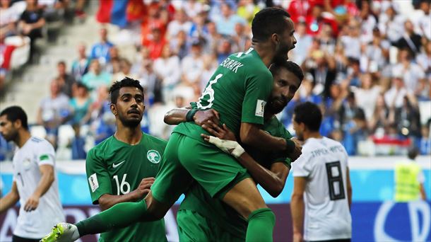 Saudi Arabiak penaltiz sartu bere lehen gola. Argazkia: EFE