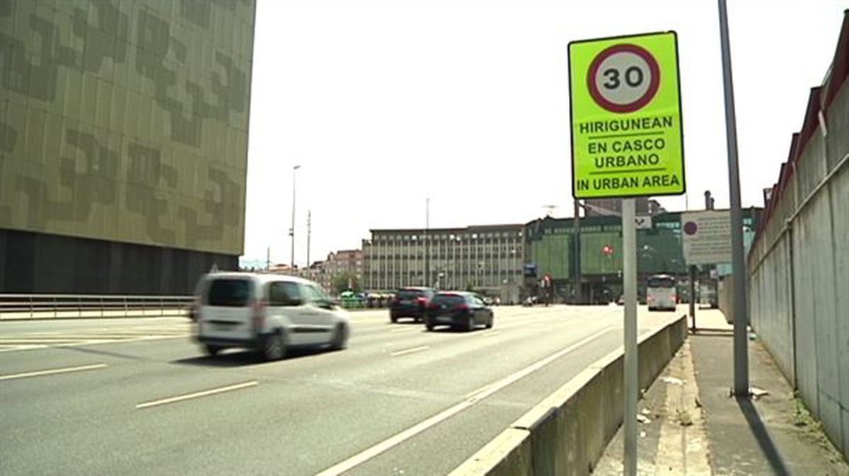 El centro urbano de Bilbao se convierte en zona de 30 km/h